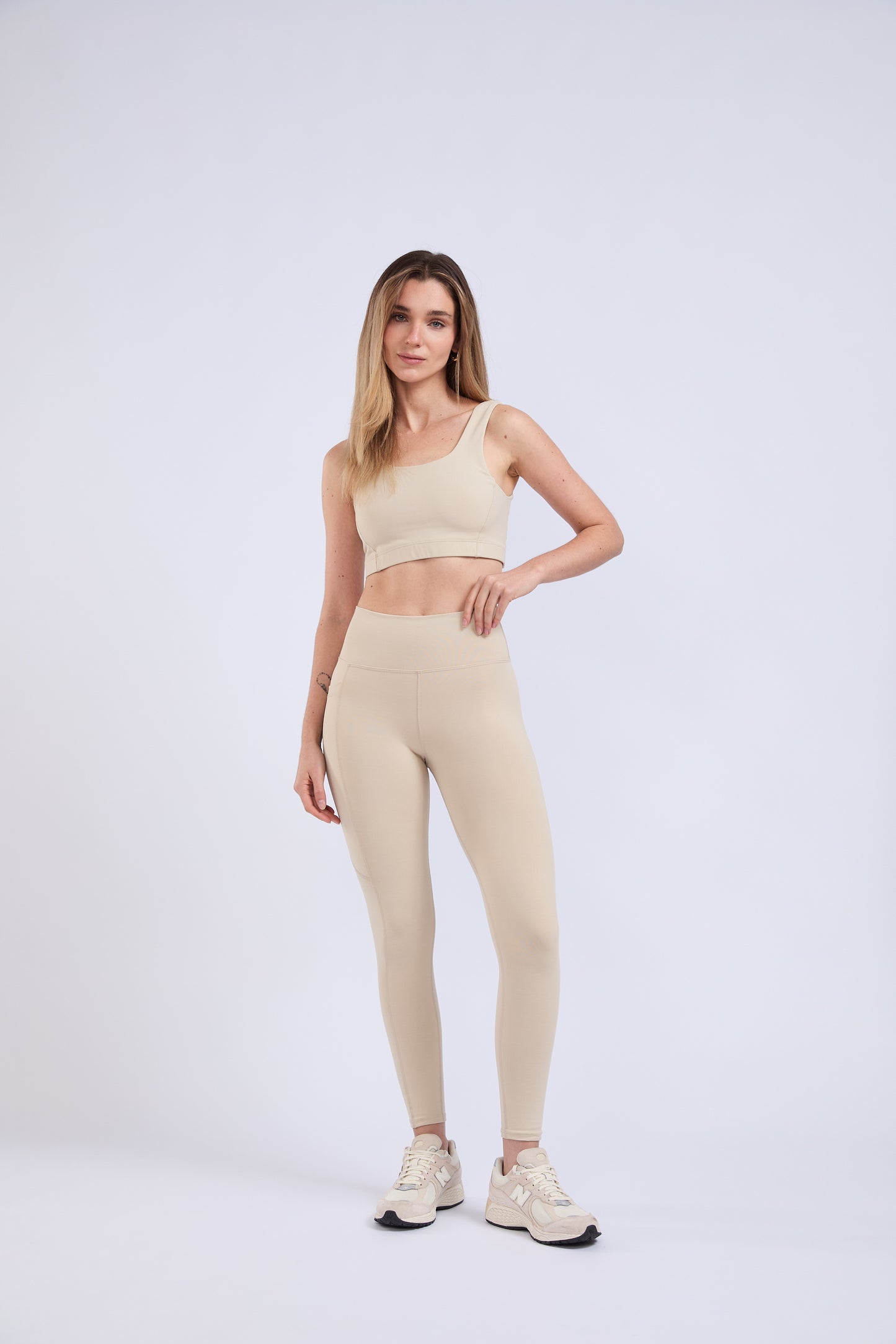TOP ESSENTIAL BEIGE
