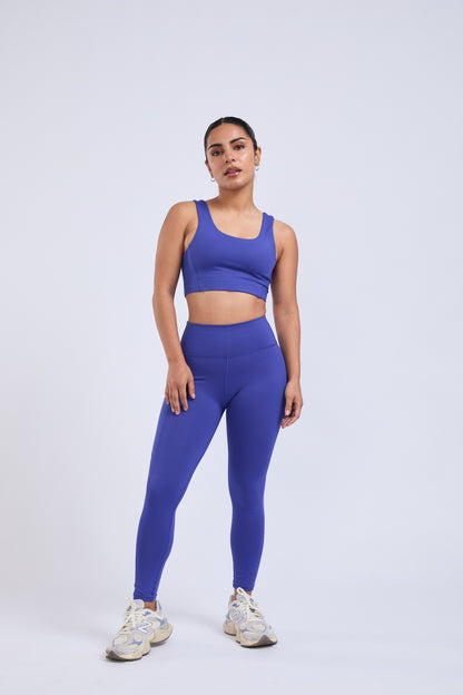 TOP ESSENTIAL INDIGO