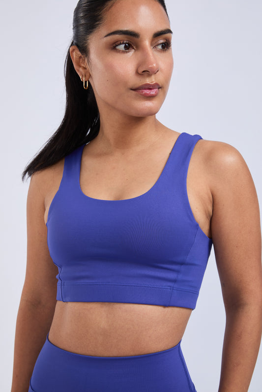 TOP ESSENTIAL INDIGO